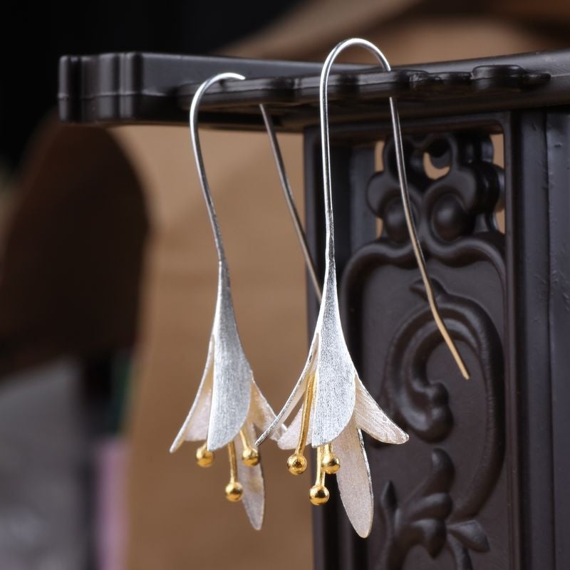 Elegant Floral Silver Earrings