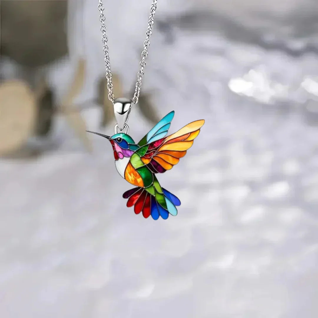 Elegant Hummingbird Design Necklace