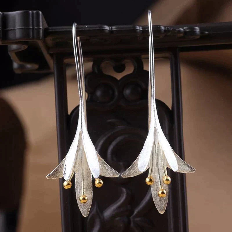 Elegant Floral Silver Earrings
