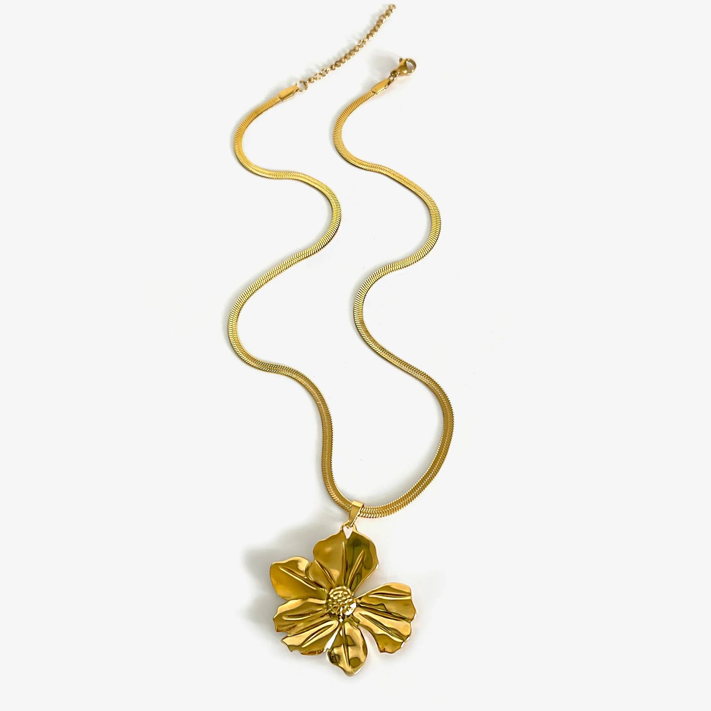 Elegant Pendant Necklace