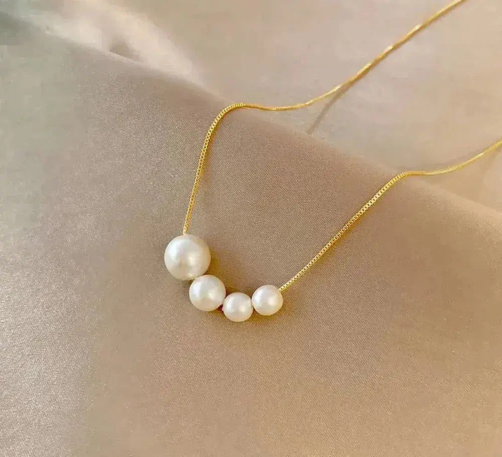 Gold Necklace with Freshwater Pearls