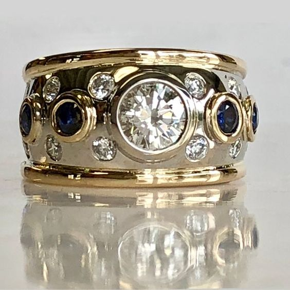 Antique Golden Inlaid Zircon Ring