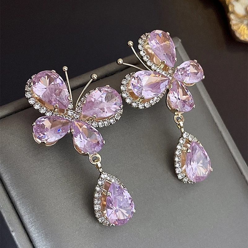 Chic Pink Daisy Drop Earrings