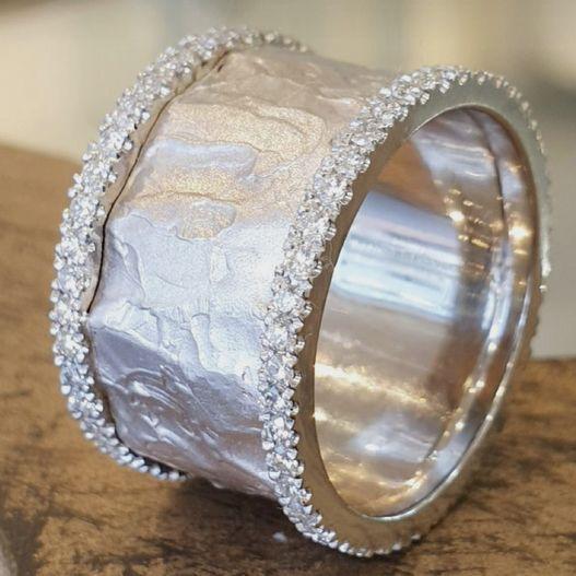 Antique-Inspired Silver Zirconia Ring