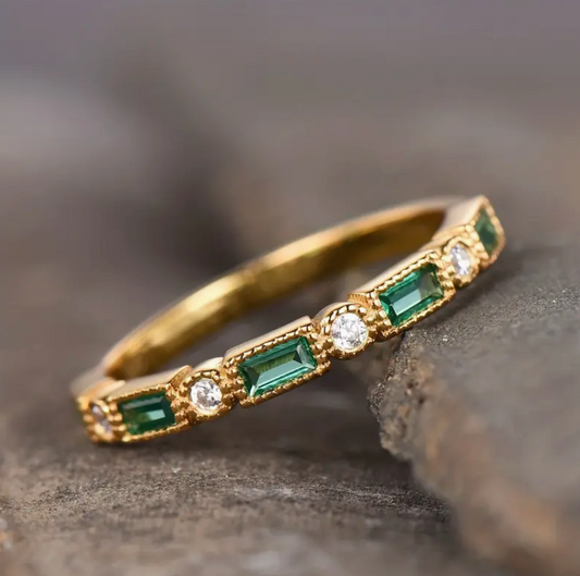 Antique Inlaid Green Zirconia Gold Ring