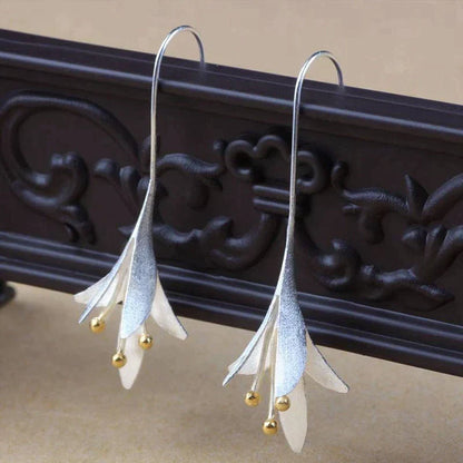 Elegant Floral Silver Earrings