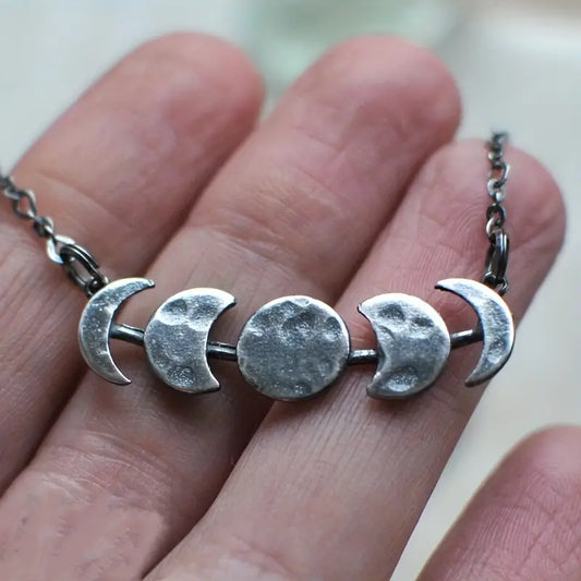Retro Silver Moon Circle Necklace