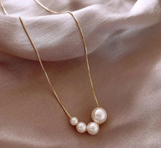 Gold Necklace with Freshwater Pearls