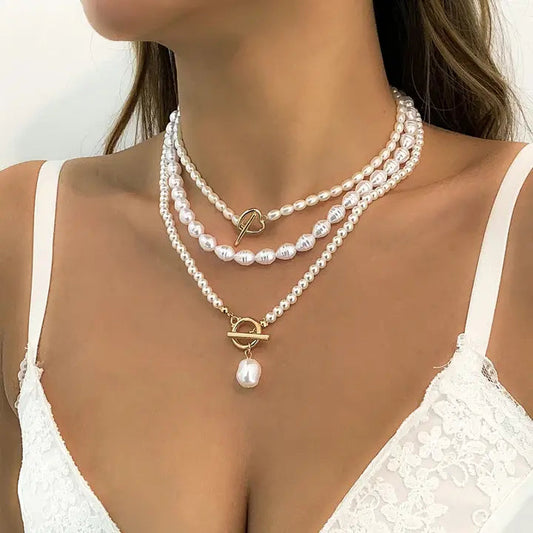 Chic Pearl Necklace
