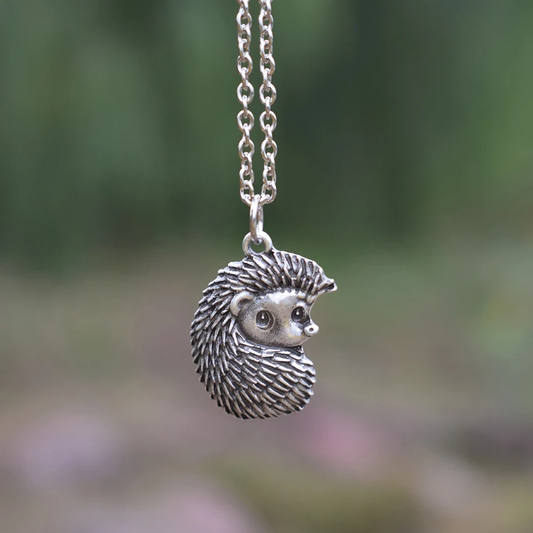 Retro Silver Necklace with Porcupine Design