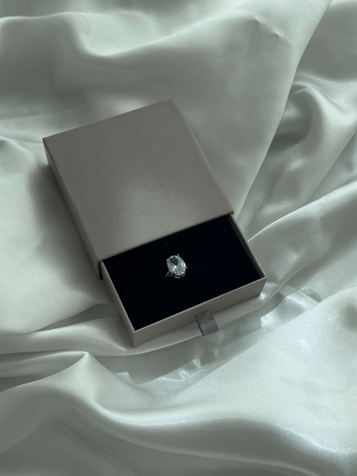 Oval Zirconia Band Ring